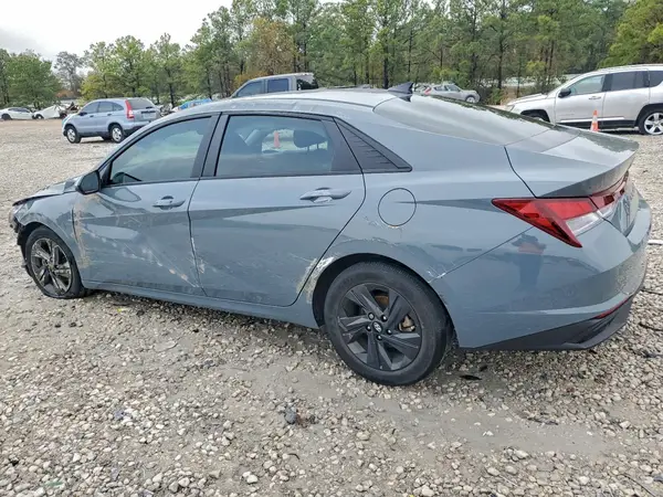 KMHLM4AG2NU358765 2022 HYUNDAI ELANTRA - Image 2