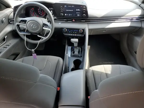 KMHLM4AG2NU365229 2022 HYUNDAI ELANTRA - Image 8