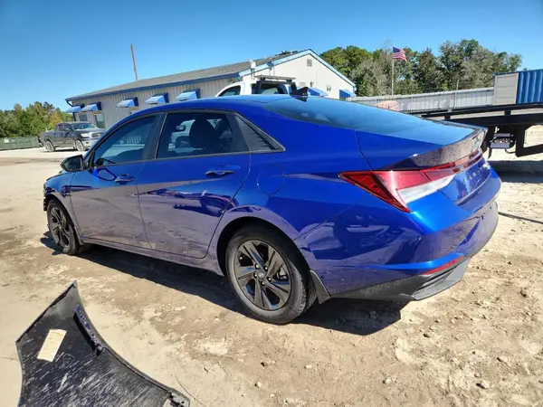 KMHLM4AG2NU366090 2022 HYUNDAI ELANTRA - Image 2