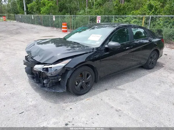 KMHLM4AG2PU374774 2023 HYUNDAI ELANTRA - Image 2