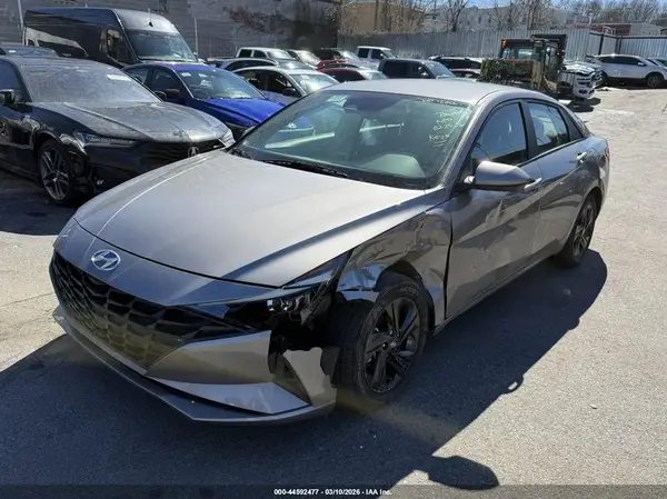 KMHLM4AG2PU380445 2023 HYUNDAI ELANTRA - Image 2