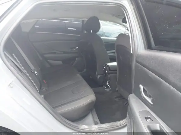 KMHLM4AG2PU386911 2023 HYUNDAI ELANTRA - Image 8