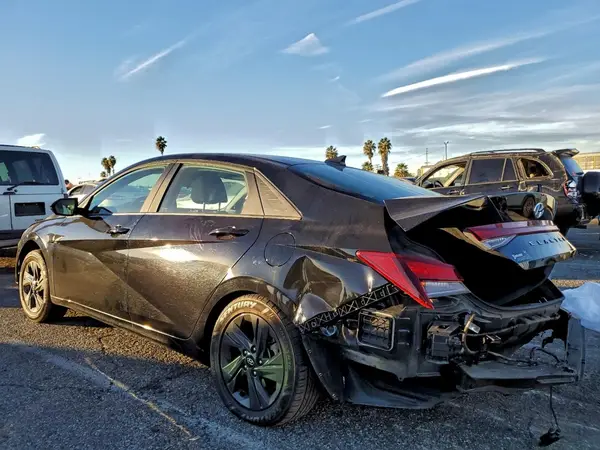 KMHLM4AG2PU393616 2023 HYUNDAI ELANTRA - Image 2