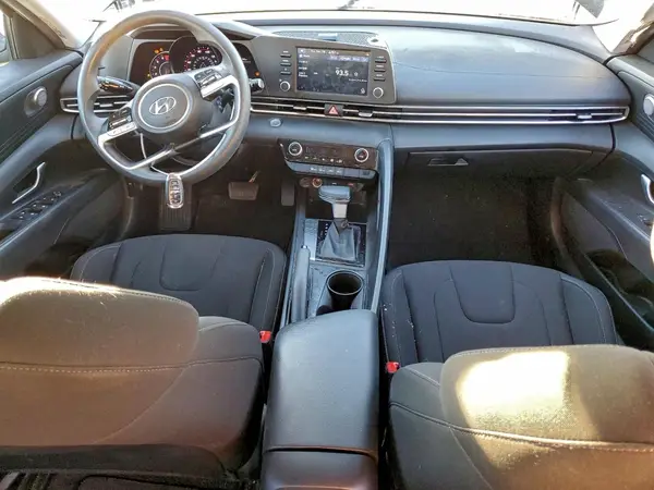 KMHLM4AG2PU393616 2023 HYUNDAI ELANTRA - Image 8