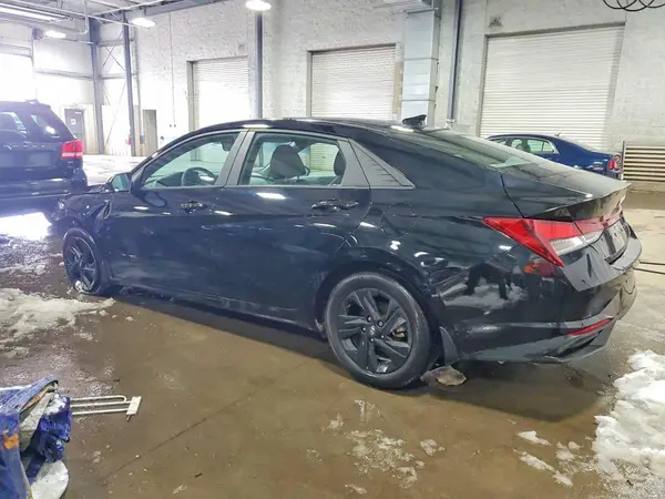 KMHLM4AG2PU394796 2023 HYUNDAI ELANTRA - Image 2
