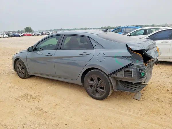 KMHLM4AG2PU395821 2023 HYUNDAI ELANTRA - Image 2