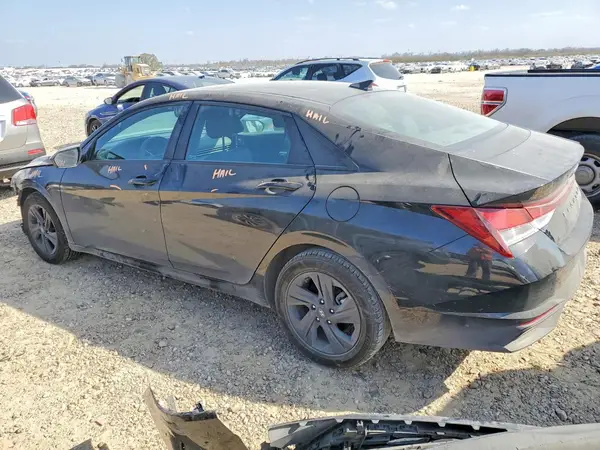 KMHLM4AG2PU395883 2023 HYUNDAI ELANTRA - Image 2
