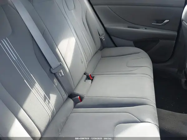 KMHLM4AG2PU396905 2023 HYUNDAI ELANTRA - Image 8