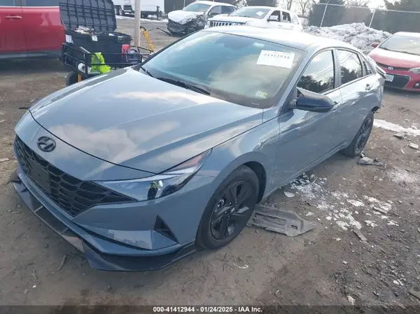 KMHLM4AG2PU409832 2023 HYUNDAI ELANTRA - Image 2