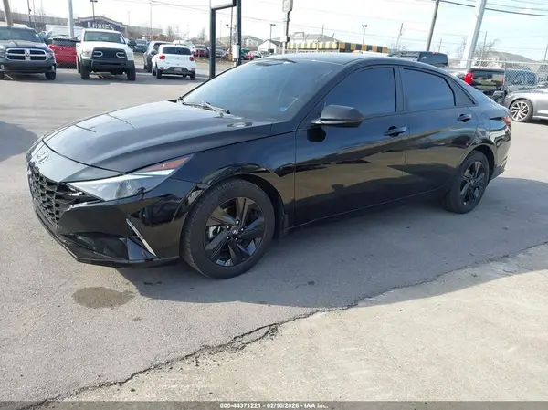 KMHLM4AG2PU415016 2023 HYUNDAI ELANTRA - Image 2
