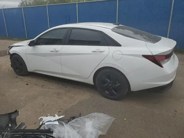 KMHLM4AG2PU424282 2023 HYUNDAI ELANTRA - Image 2