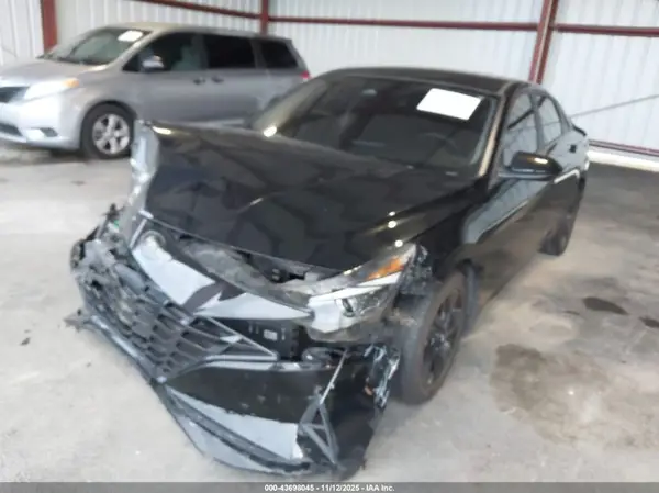 KMHLM4AG2PU436061 2023 HYUNDAI ELANTRA - Image 2