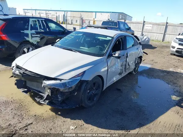 KMHLM4AG2PU456553 2023 HYUNDAI ELANTRA - Image 2