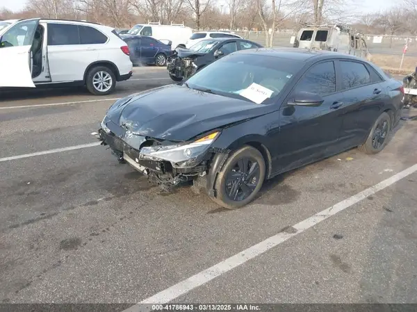 KMHLM4AG2PU513981 2023 HYUNDAI ELANTRA - Image 2