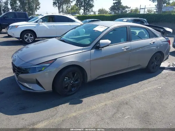 KMHLM4AG2PU529176 2023 HYUNDAI ELANTRA - Image 2