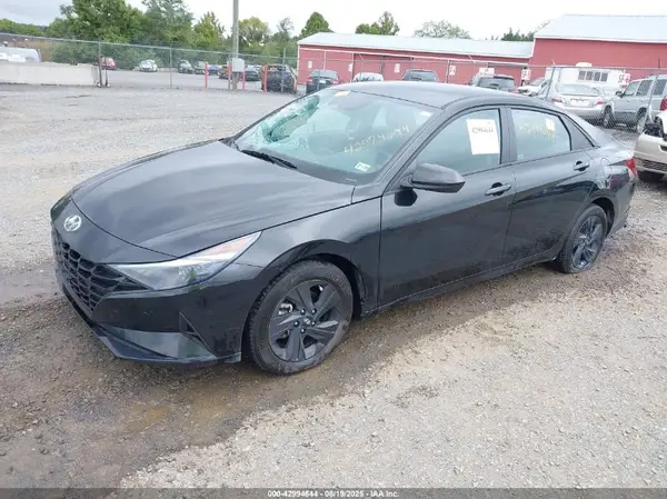 KMHLM4AG2PU539738 2023 HYUNDAI ELANTRA - Image 2