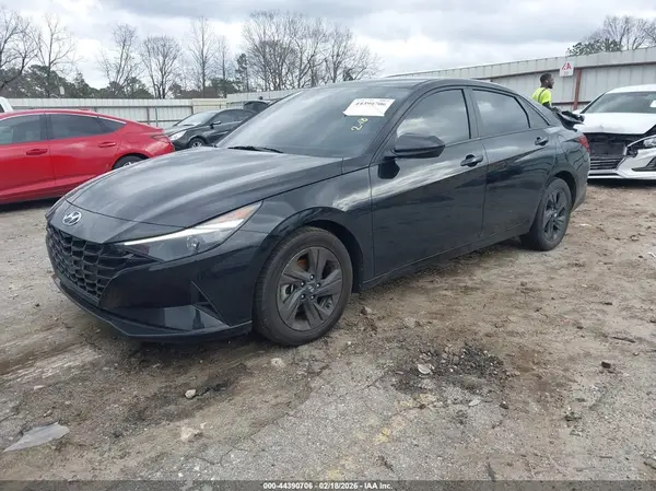 KMHLM4AG2PU543689 2023 HYUNDAI ELANTRA - Image 2