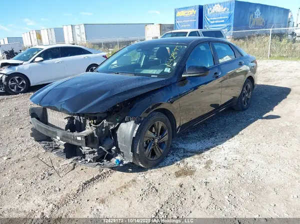 KMHLM4AG2PU564719 2023 HYUNDAI ELANTRA - Image 2