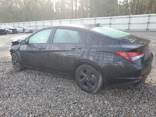 KMHLM4AG2PU575395 2023 HYUNDAI ELANTRA - Image 2