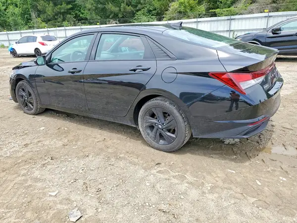 KMHLM4AG2PU578975 2023 HYUNDAI ELANTRA - Image 2