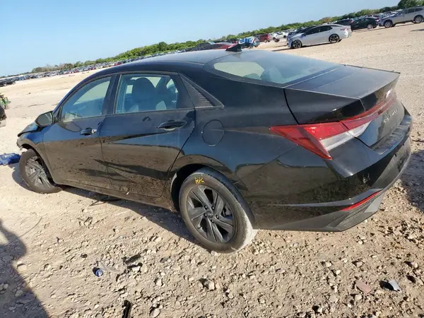 KMHLM4AG2PU586901 2023 HYUNDAI ELANTRA - Image 2