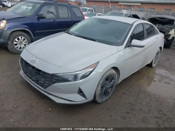 KMHLM4AG2PU588552 2023 HYUNDAI ELANTRA - Image 2