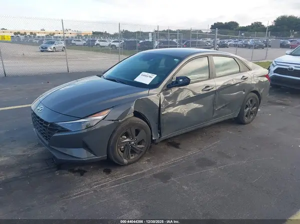 KMHLM4AG2PU627964 2023 HYUNDAI ELANTRA - Image 2