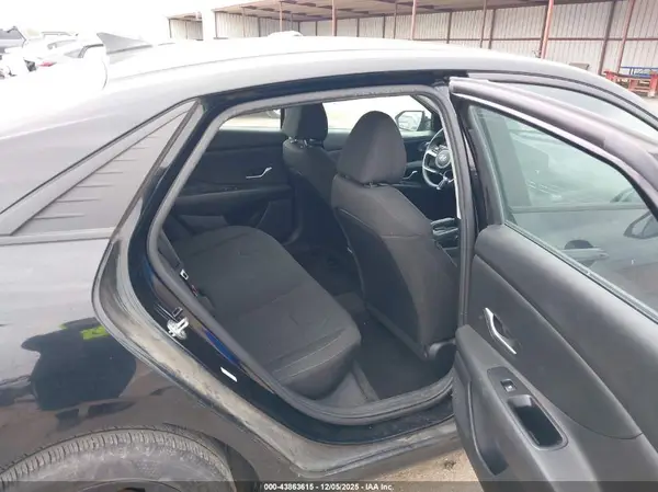 KMHLM4AG3MU065083 2021 HYUNDAI ELANTRA - Image 8