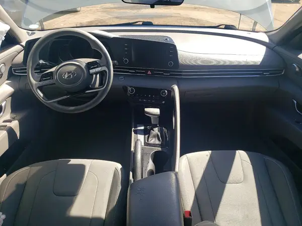 KMHLM4AG3MU126013 2021 HYUNDAI ELANTRA - Image 8