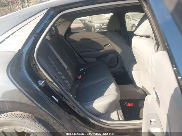KMHLM4AG3MU136654 2021 HYUNDAI ELANTRA - Image 8