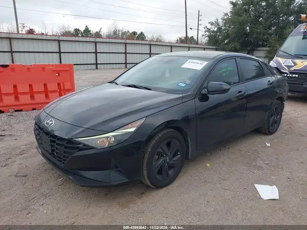 KMHLM4AG3MU194831 2021 HYUNDAI ELANTRA - Image 2