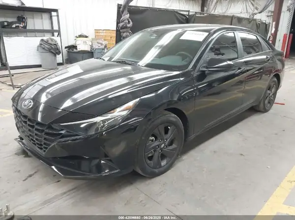 KMHLM4AG3MU209330 2021 HYUNDAI ELANTRA - Image 2