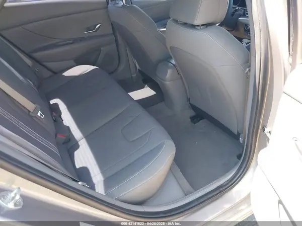 KMHLM4AG3MU209568 2021 HYUNDAI ELANTRA - Image 8