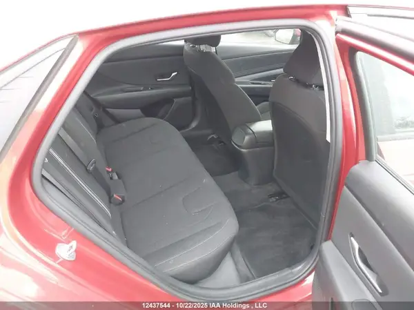 KMHLM4AG3NU215016 2022 HYUNDAI ELANTRA - Image 8