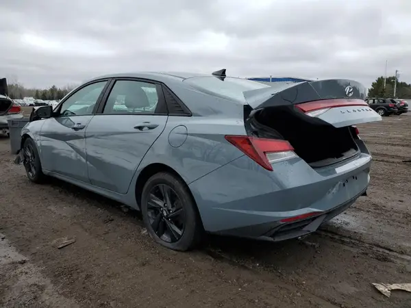 KMHLM4AG3NU215629 2022 HYUNDAI ELANTRA - Image 2