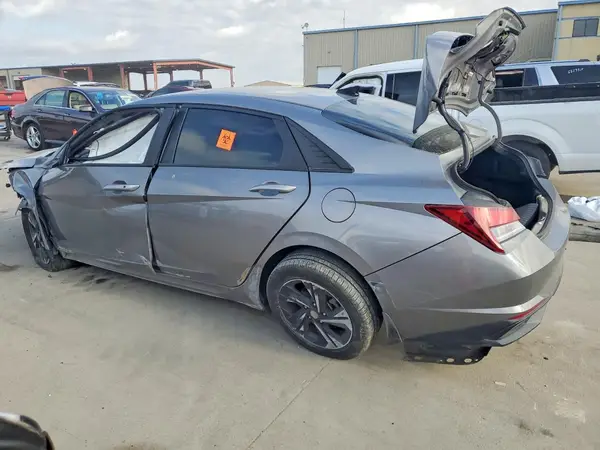 KMHLM4AG3NU240112 2022 HYUNDAI ELANTRA - Image 2