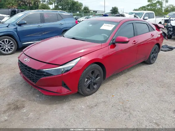 KMHLM4AG3NU240448 2022 HYUNDAI ELANTRA - Image 2