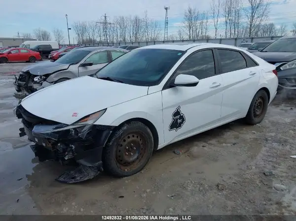 KMHLM4AG3NU256682 2022 HYUNDAI ELANTRA - Image 2