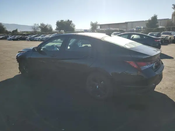 KMHLM4AG3NU260215 2022 HYUNDAI ELANTRA - Image 2