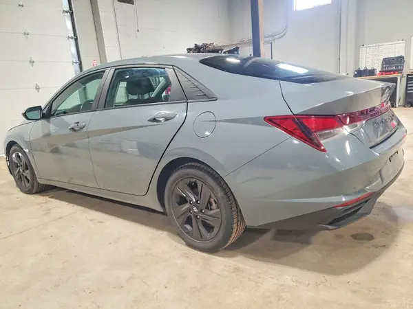 KMHLM4AG3NU277354 2022 HYUNDAI ELANTRA - Image 2