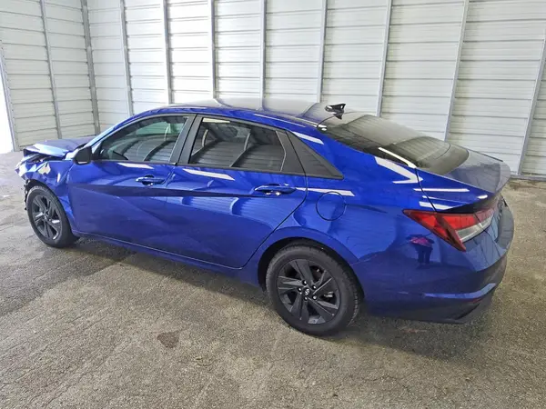 KMHLM4AG3NU285051 2022 HYUNDAI ELANTRA - Image 2