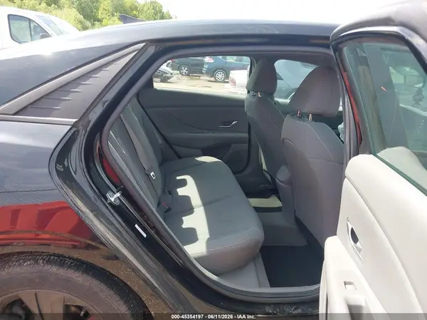 KMHLM4AG3NU293375 2022 HYUNDAI ELANTRA - Image 8