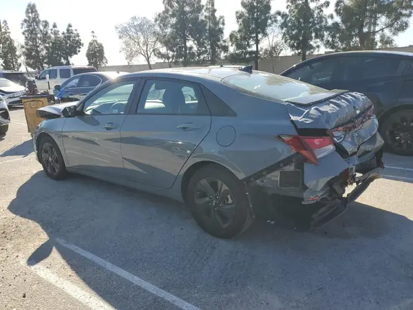 KMHLM4AG3NU301328 2022 HYUNDAI ELANTRA - Image 2