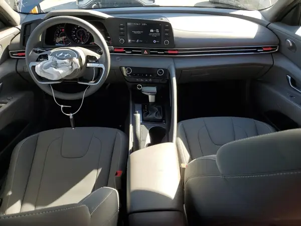 KMHLM4AG3NU301328 2022 HYUNDAI ELANTRA - Image 8