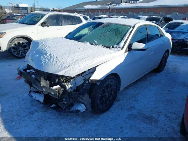 KMHLM4AG3NU305895 2022 HYUNDAI ELANTRA - Image 2