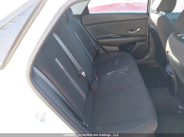 KMHLM4AG3NU305895 2022 HYUNDAI ELANTRA - Image 8