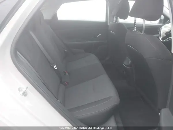 KMHLM4AG3NU307260 2022 HYUNDAI ELANTRA - Image 8