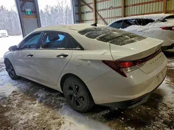 KMHLM4AG3NU311129 2022 HYUNDAI ELANTRA - Image 2