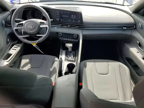 KMHLM4AG3NU311504 2022 HYUNDAI ELANTRA - Image 8