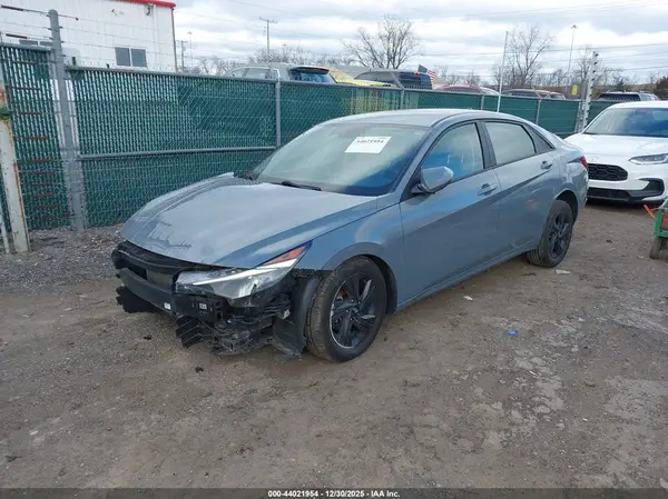 KMHLM4AG3NU320980 2022 HYUNDAI ELANTRA - Image 2